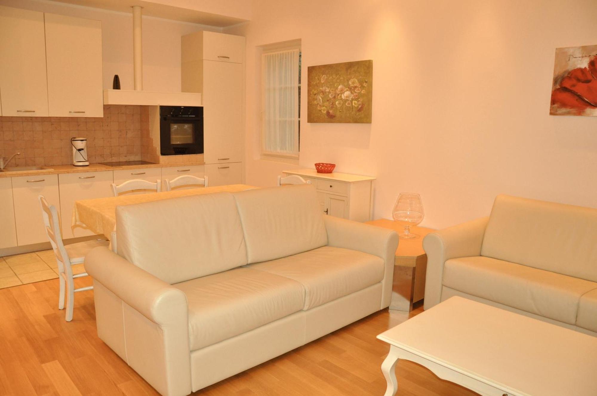 Giardino Dei Colori Dianella Appartamenti Pool Relax &Family Friendly 托斯科拉诺-马德尔诺 外观 照片