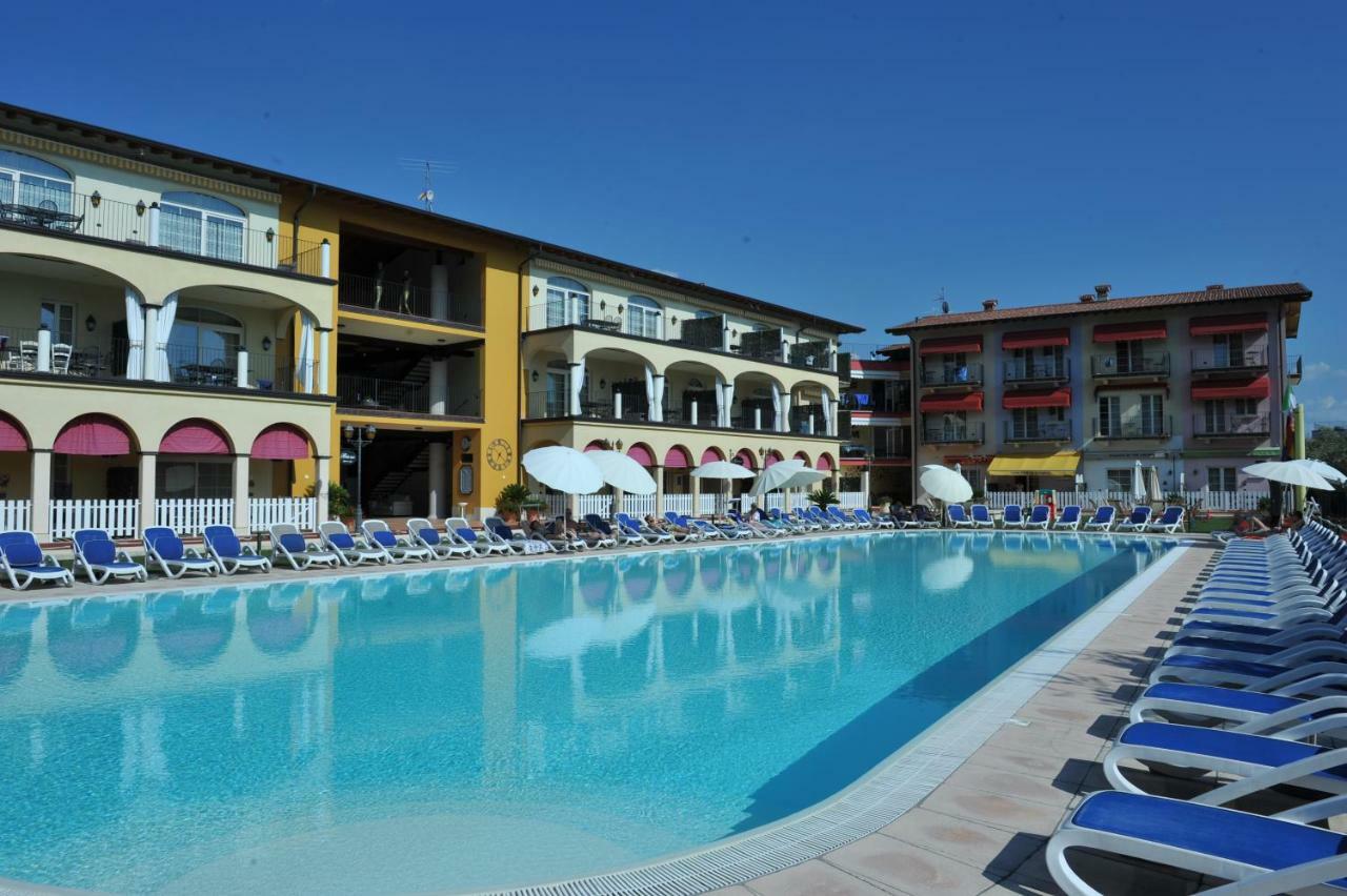 Giardino Dei Colori Dianella Appartamenti Pool Relax &Family Friendly 托斯科拉诺-马德尔诺 外观 照片